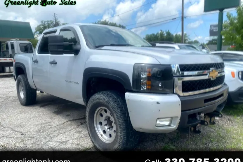 2011 Chevrolet Silverado 1500 LT photo 1