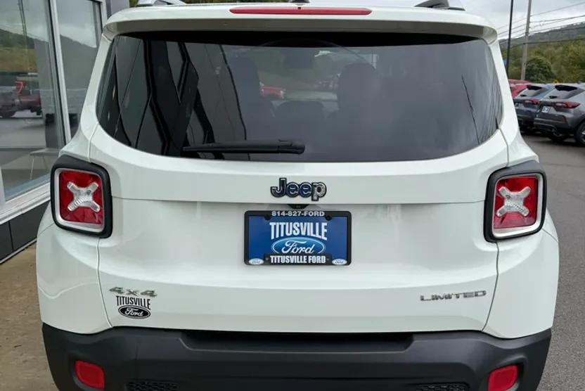 2015 Jeep Renegade Limited photo 1