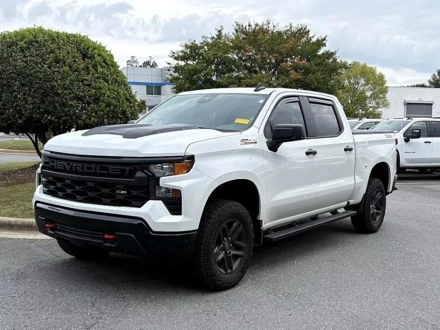 2024 Chevrolet Silverado 1500 Custom Trail Boss photo 1