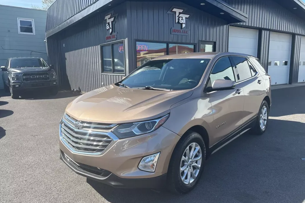 2018 Chevrolet Equinox LT photo 1