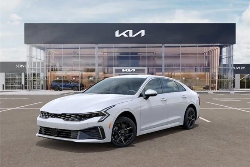 2025 Kia K5 LXS photo 1