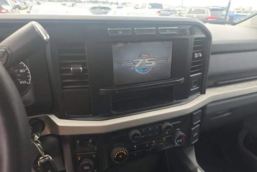 2023 Ford F-350 photo 1