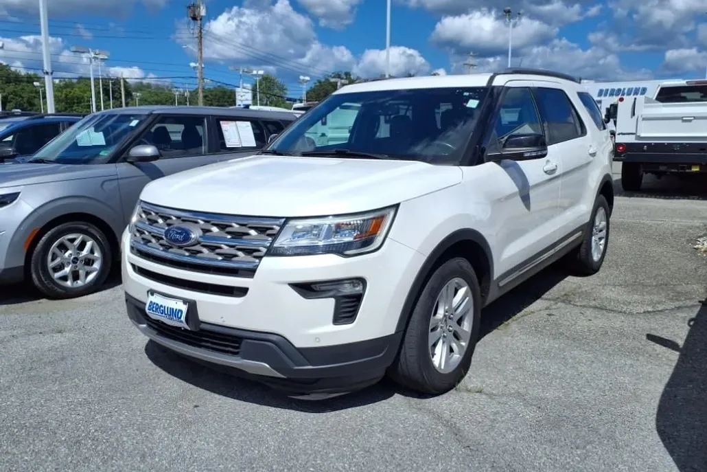 2018 Ford Explorer XLT photo 1