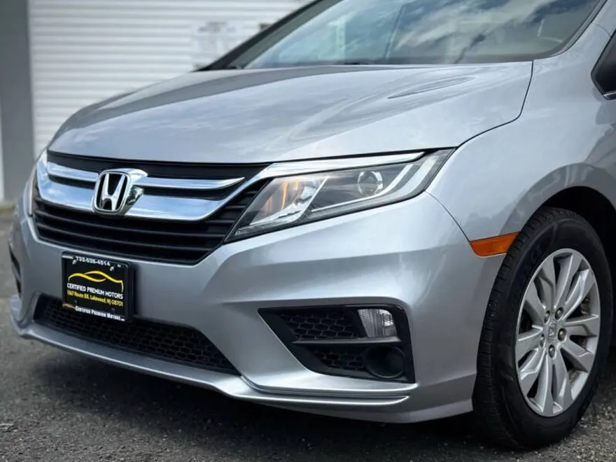 2019 Honda Odyssey LX photo 1