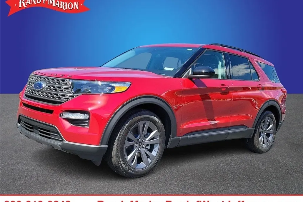 2024 Ford Explorer XLT photo 1