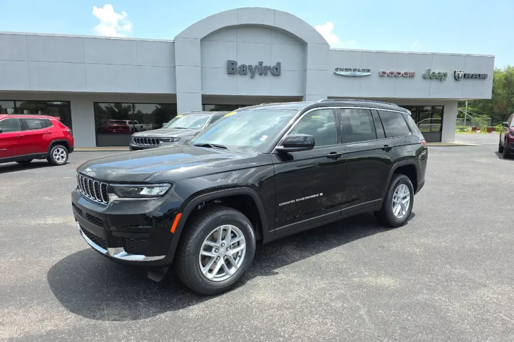 2025 Jeep Grand Cherokee Laredo X photo 1