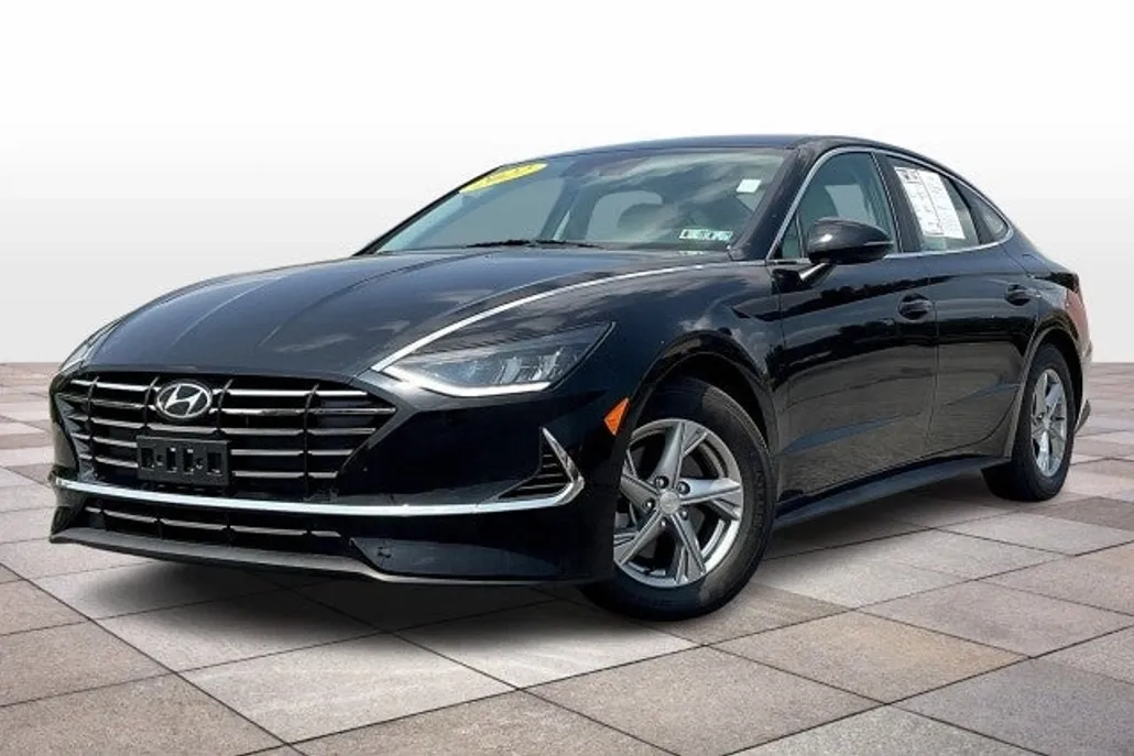 2022 Hyundai Sonata SE photo 1