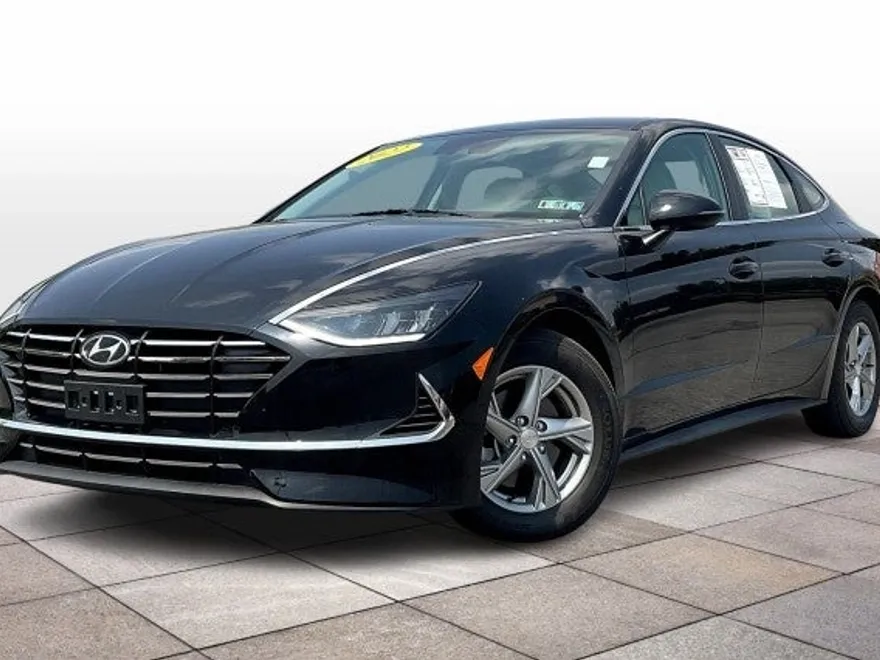 2022 Hyundai Sonata SE photo 1