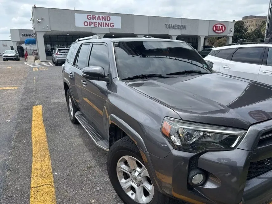 2020 Toyota 4Runner SR5 Premium photo 1