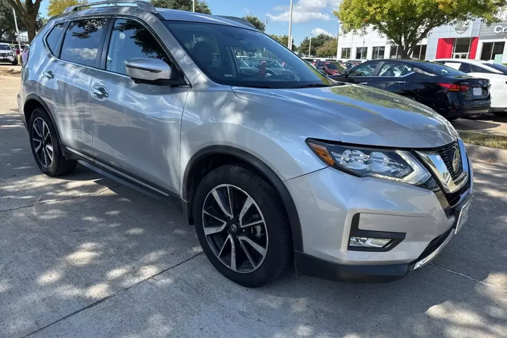 2020 Nissan Rogue SL photo 1