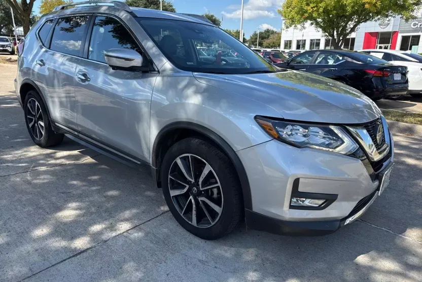 2020 Nissan Rogue SL photo 1