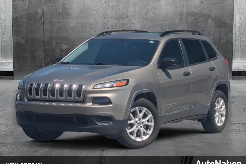 2017 Jeep Cherokee Sport photo 1