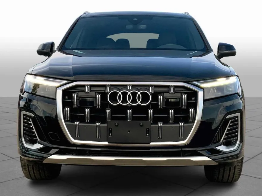 2025 Audi Q7 Premium Plus photo 1