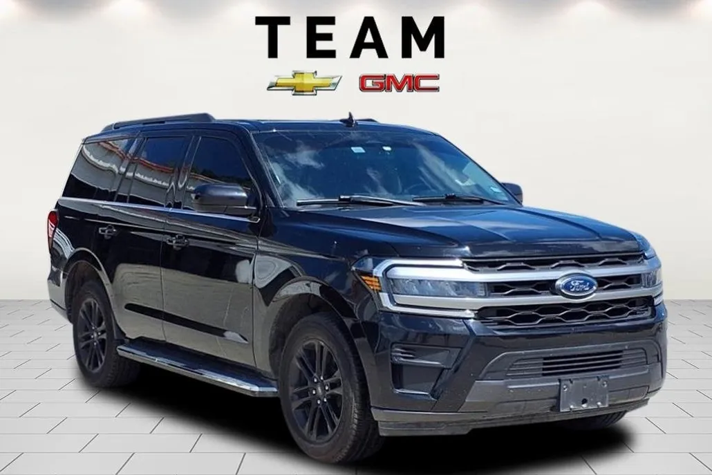 2022 Ford Expedition XLT photo 1
