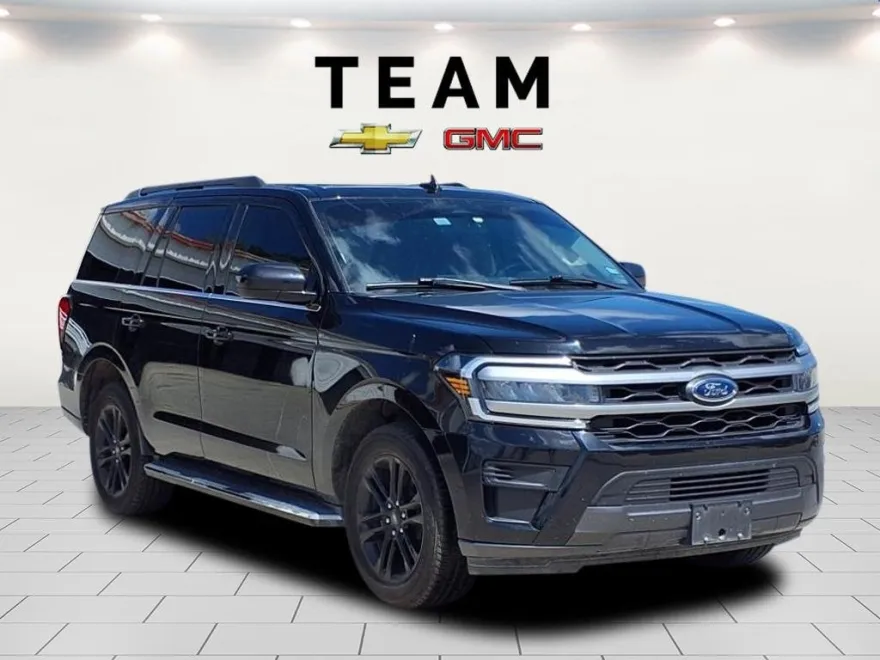 2022 Ford Expedition XLT photo 1