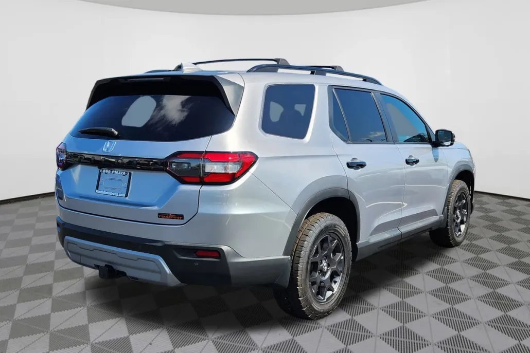 2025 Honda Pilot TrailSport photo 1