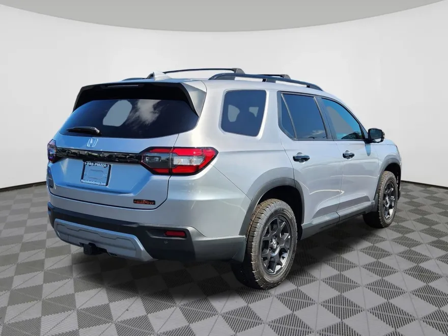 2025 Honda Pilot TrailSport photo 1