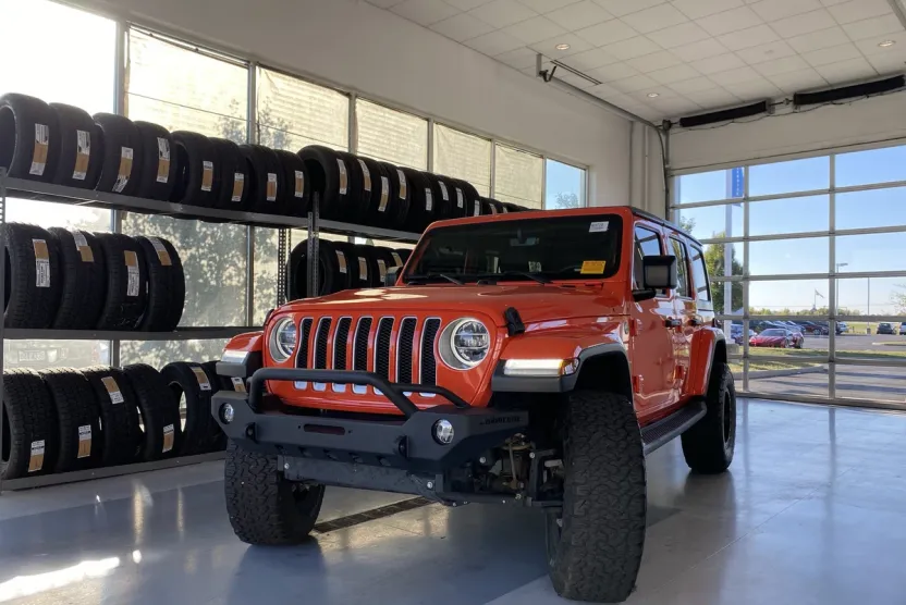 2019 Jeep Wrangler Unlimited Sahara photo 1