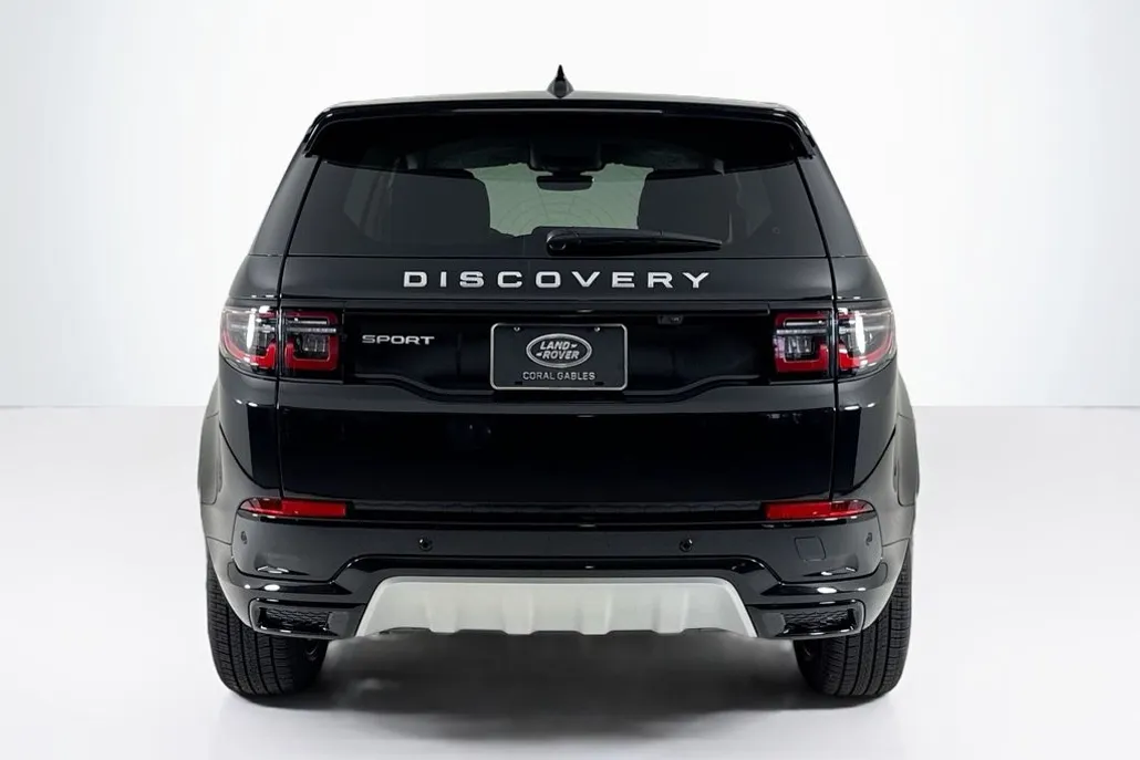2024 Land Rover Discovery Sport S photo 1