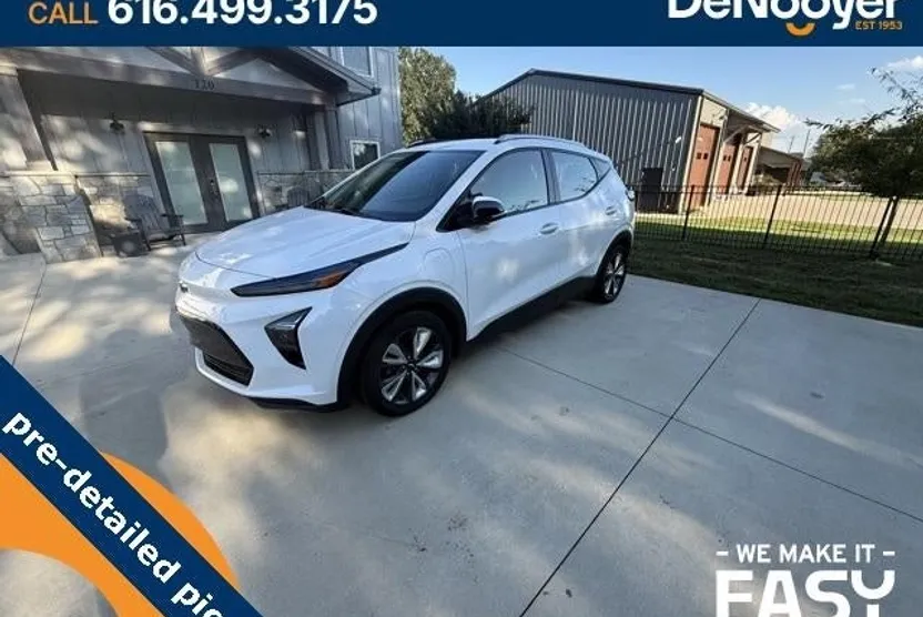 2022 Chevrolet Bolt EUV photo 1
