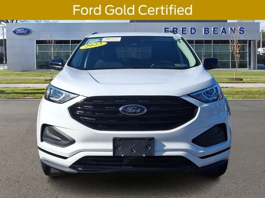 2023 Ford Edge SE photo 1
