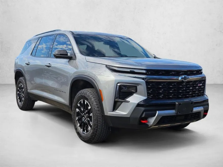 2025 Chevrolet Traverse Z71 photo 1