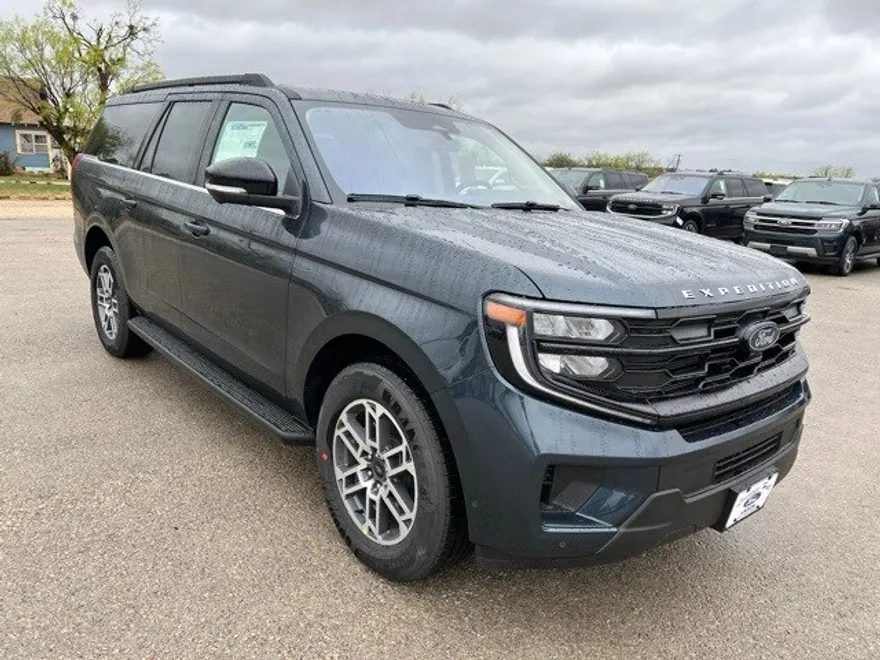 2025 Ford Expedition MAX photo 1