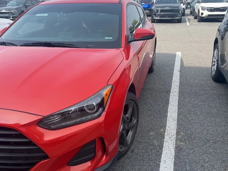 2020 Hyundai Veloster 2.0L Premium photo 1