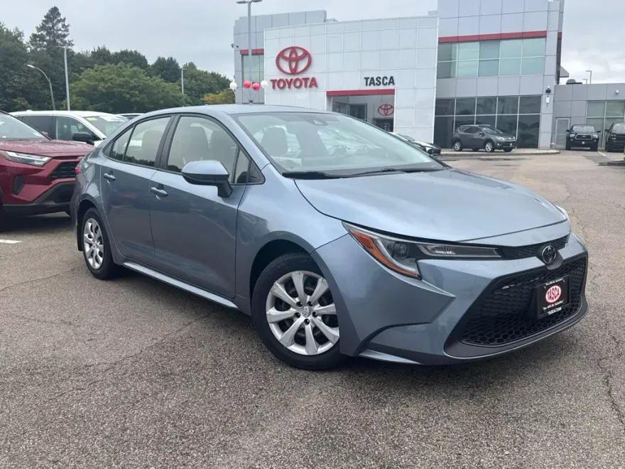 2021 Toyota Corolla LE photo 1