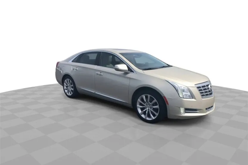 2015 Cadillac XTS Luxury photo 1