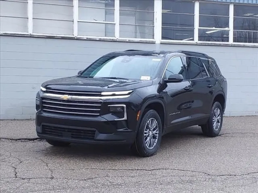 2025 Chevrolet Traverse photo 1
