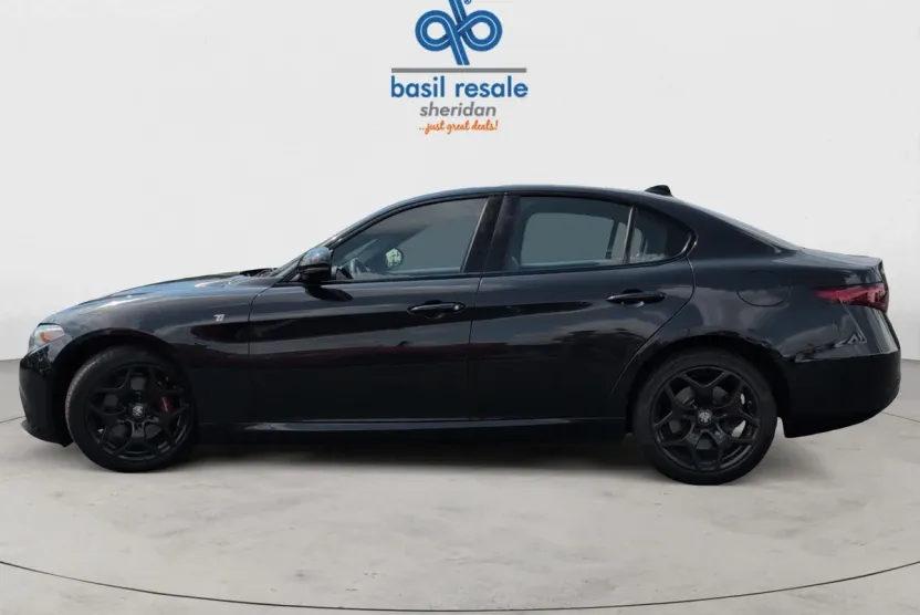 2022 Alfa Romeo Giulia Ti photo 1