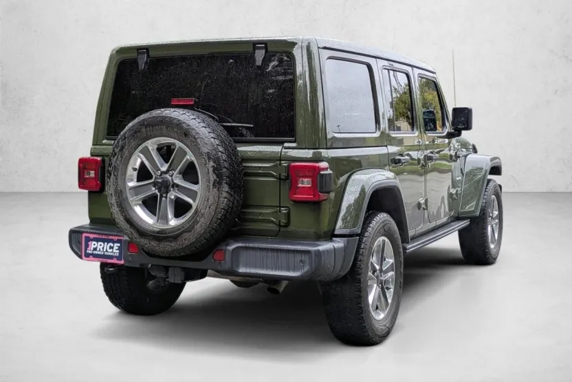 2020 Jeep Wrangler Unlimited Sahara photo 1