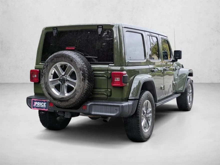 2020 Jeep Wrangler Unlimited Sahara photo 1