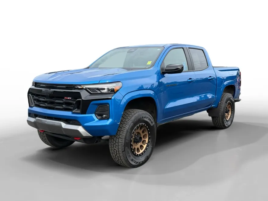 2023 Chevrolet Colorado Z71 photo 1