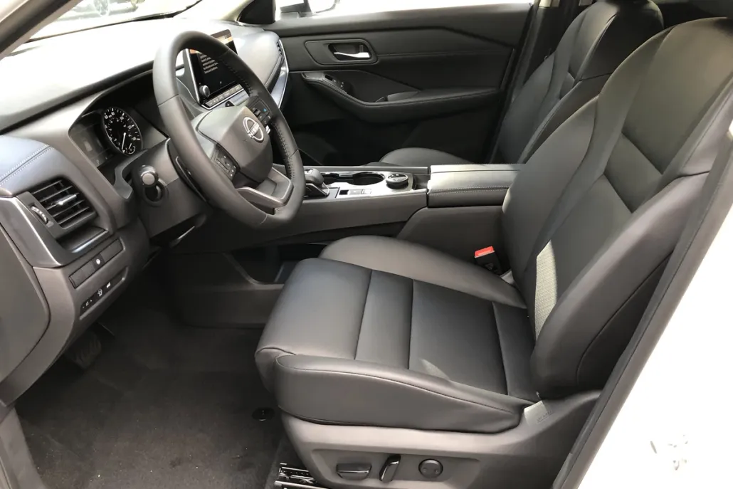 2026 Nissan Rogue SV photo 1
