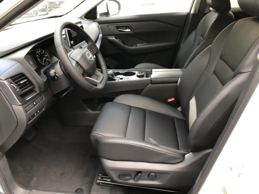 2026 Nissan Rogue SV photo 1