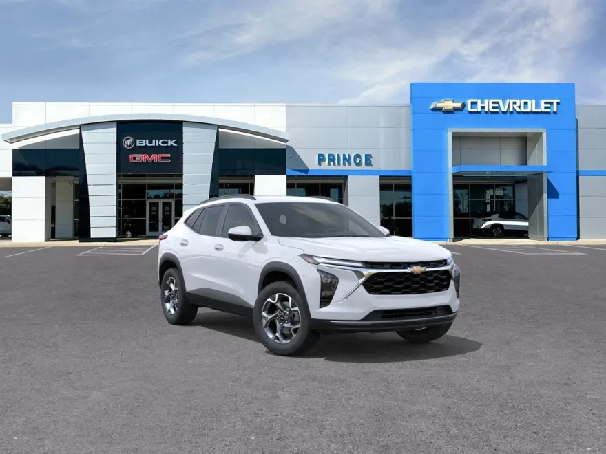 2025 Chevrolet Trax LT photo 1