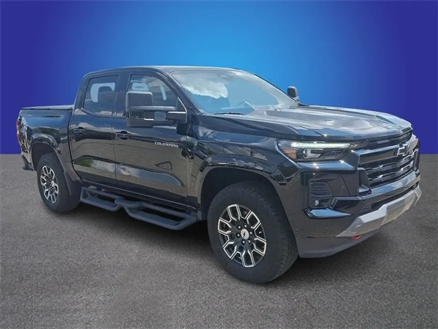 2024 Chevrolet Colorado Z71 photo 1