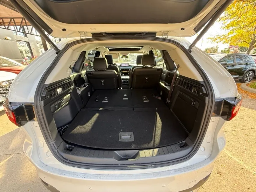 2024 Mazda CX-90 Plug-in Hybrid Premium photo 1