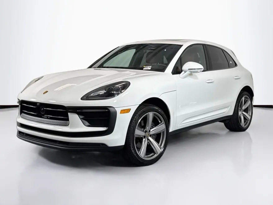 2024 Porsche Macan photo 1