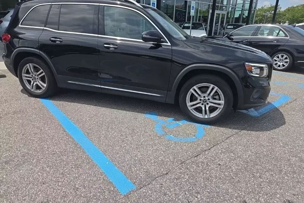 2021 Mercedes Benz GLB 250 photo 1