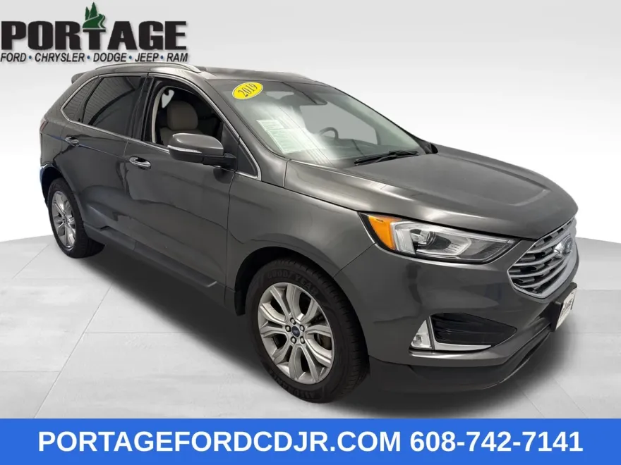 2019 Ford Edge Titanium photo 1