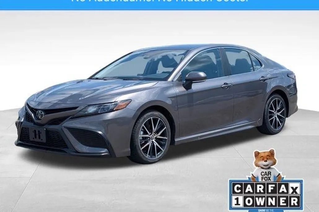 2023 Toyota Camry SE photo 1