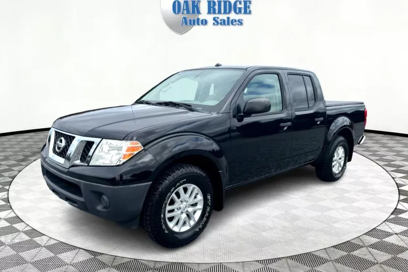 2017 Nissan Frontier SV photo 1