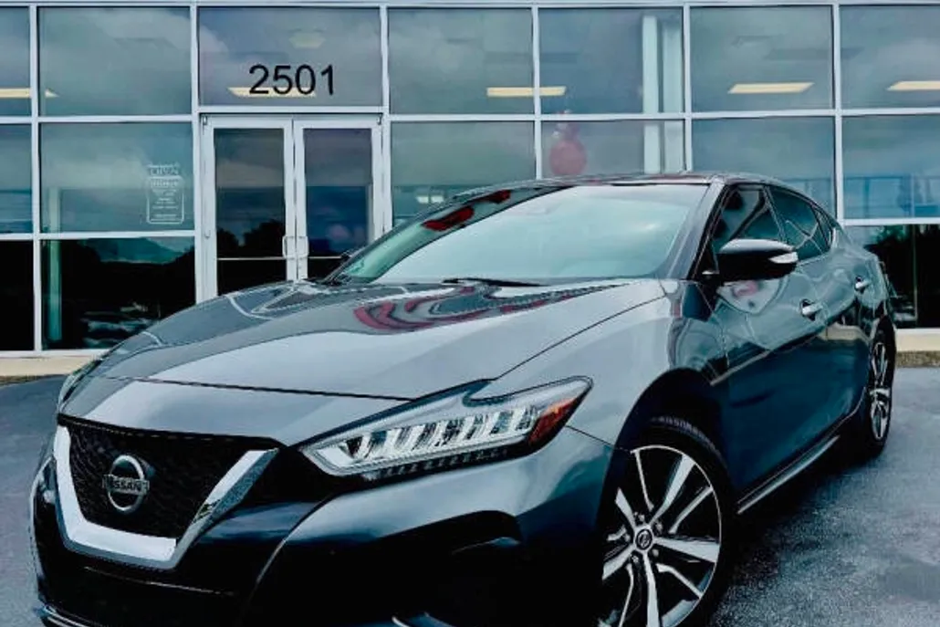 2020 Nissan Maxima SV photo 1