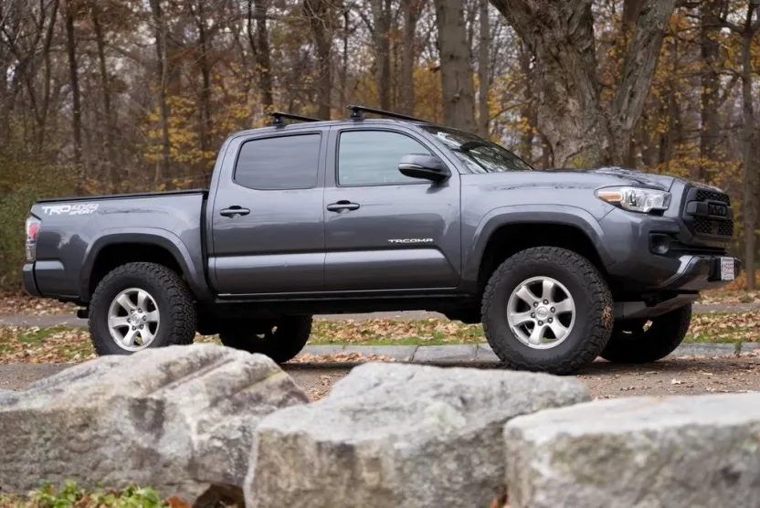 2020 Toyota Tacoma TRD Sport photo 1