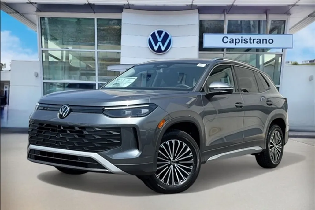2025 Volkswagen Tiguan S photo 1
