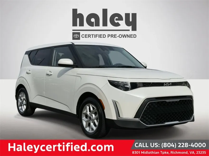 2023 Kia Soul LX photo 1