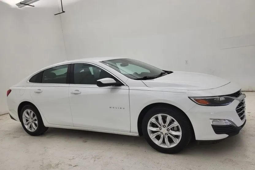 2023 Chevrolet Malibu 1LT photo 1